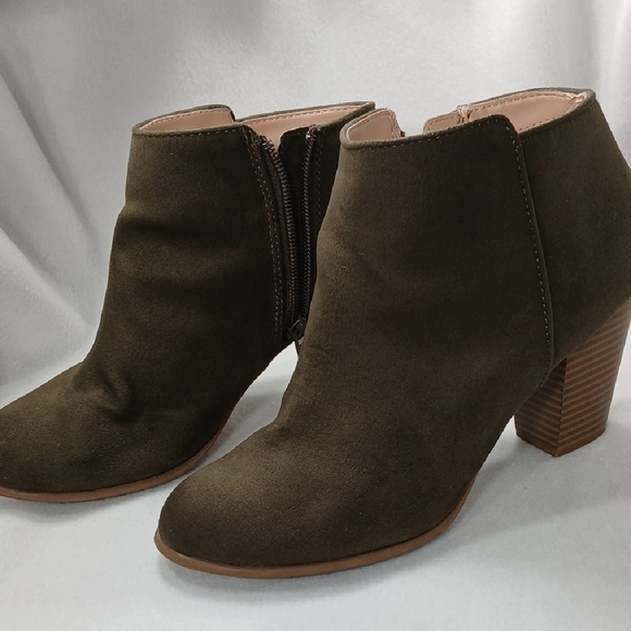 Old Navy Dark Olive Ankle Booties - Picture 1 of 5